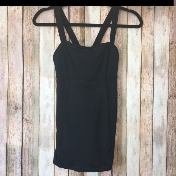 Workout top - Picture 2 of 2